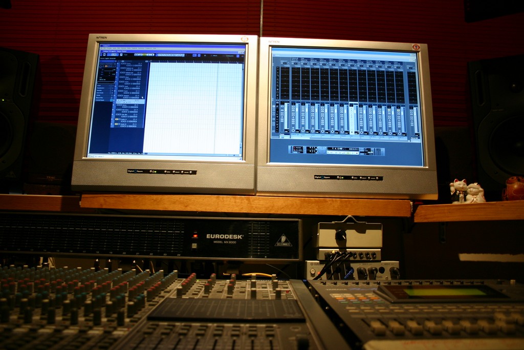 studio di registrazione Firenze,immagine scuola di musica , sala prove , studio medialab Firenze