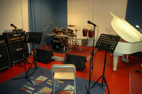 immagine scuola di musica , sala prove , studio medialab Firenze
